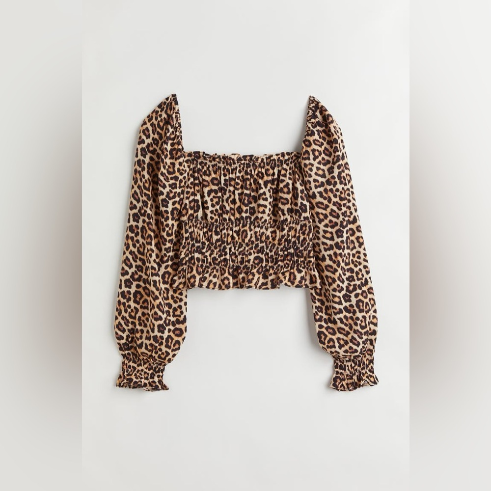 NWOT Leopard Print Ruffle-trimmed Blouse. Size Medium